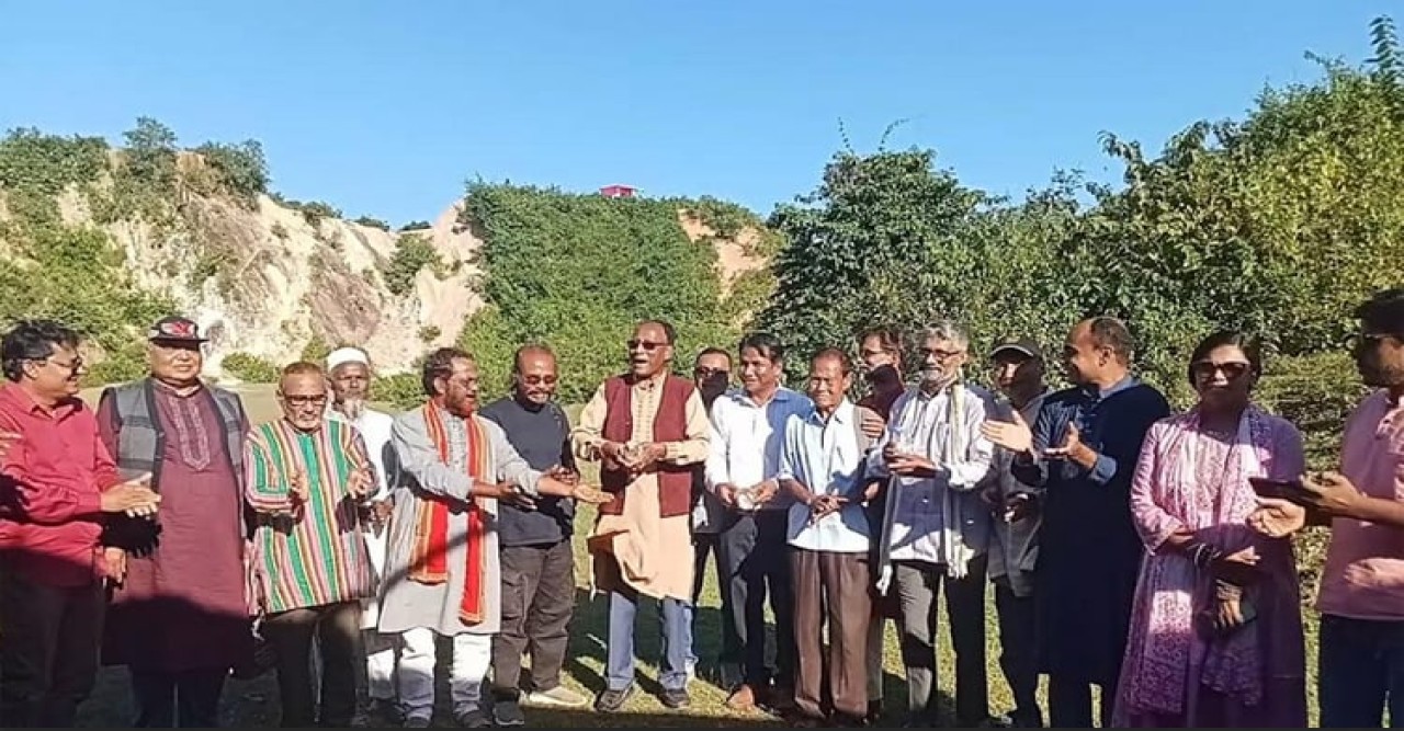নেত্রকোণায় সাদা মাটির পাহাড়ে দিনব্যাপী কবিতা উৎসব