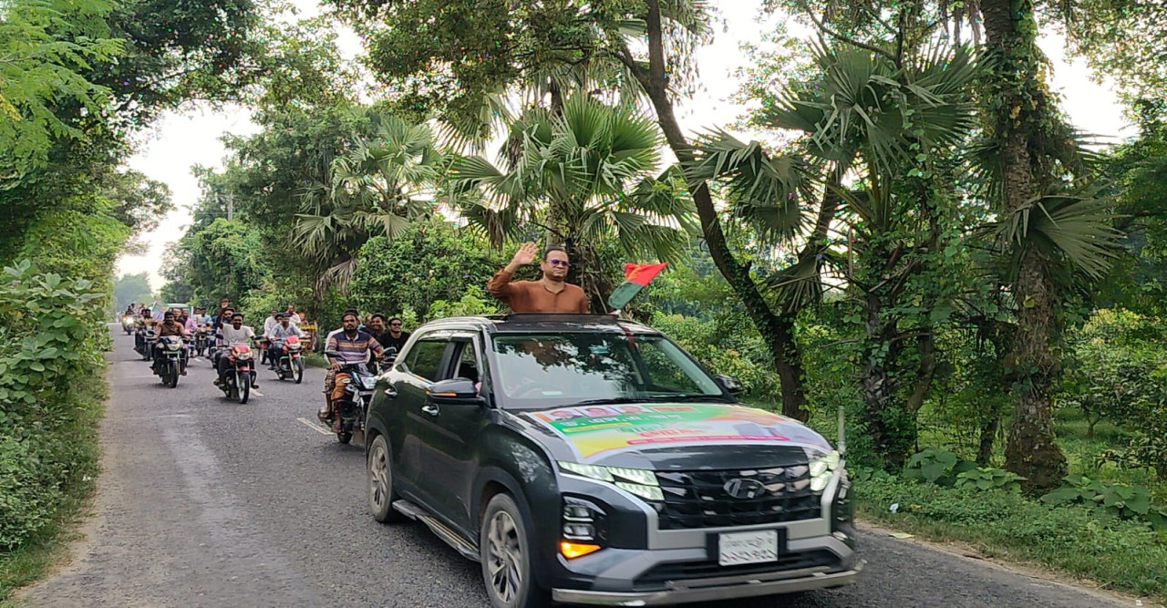 গোমস্তাপুরে বিএনপির ৩১ দফার গণসংযোগ ও মোটরসাইকেল শোডাউন  করলেন ড. এস. এ. অপু