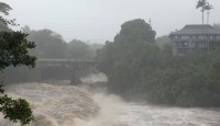 হাওয়াইয়ে হারিকেন লালার তাণ্ডবে ভারী বৃষ্টি