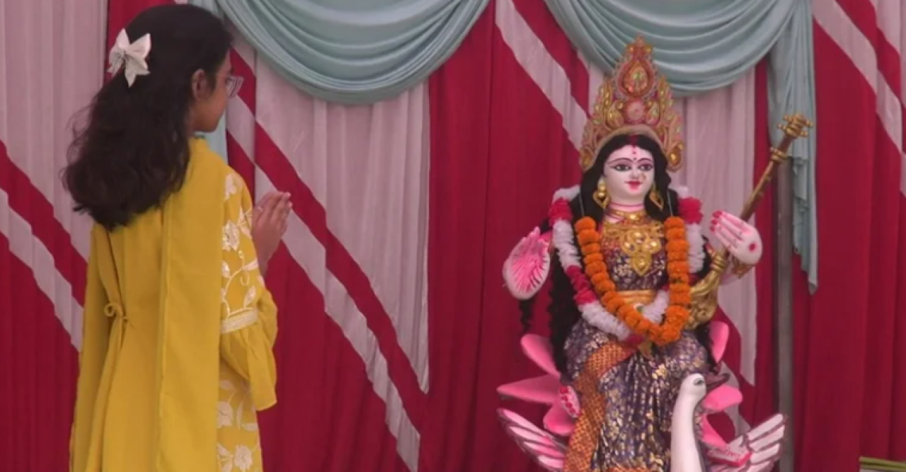 নাটোরে উৎসবমুখর পরিবেশে পালিত হচ্ছে শ্রী পঞ্চমী