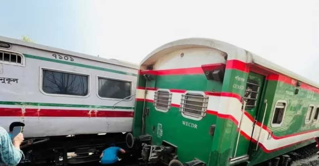 রাজশাহীতে ভুল সিগন্যালে দুই ট্রেনের সংঘর্ষ