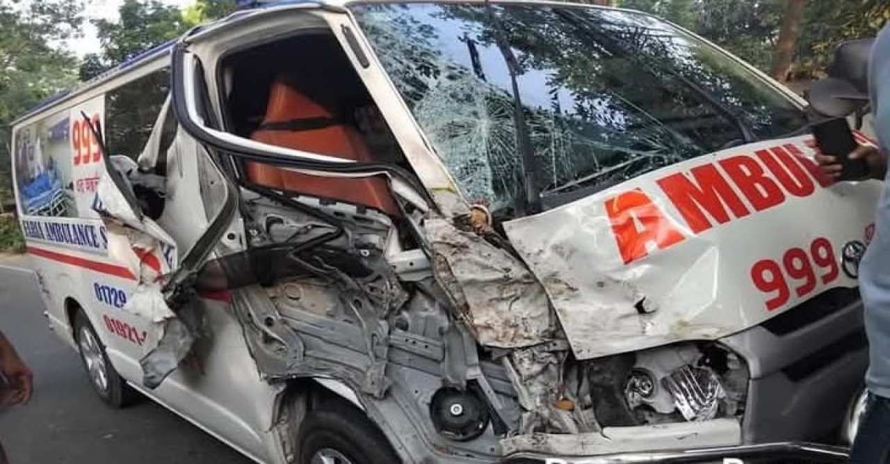 বেনাপোল - যশোর  গদখালীতে সড়ক দুর্ঘটনায় তিন জন নিহত