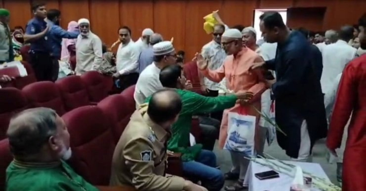 পাবনায় মুক্তিযোদ্ধাদের সংবর্ধনা অনুষ্ঠানে জিয়াকে স্বাধীনতার ঘোষক বলায় হট্টগোল