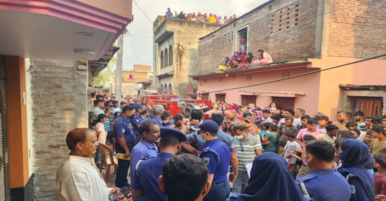 চাঁপাইনবাবগঞ্জে তালাবদ্ধ বাড়ী থেকে ম’রদেহ উদ্ধার