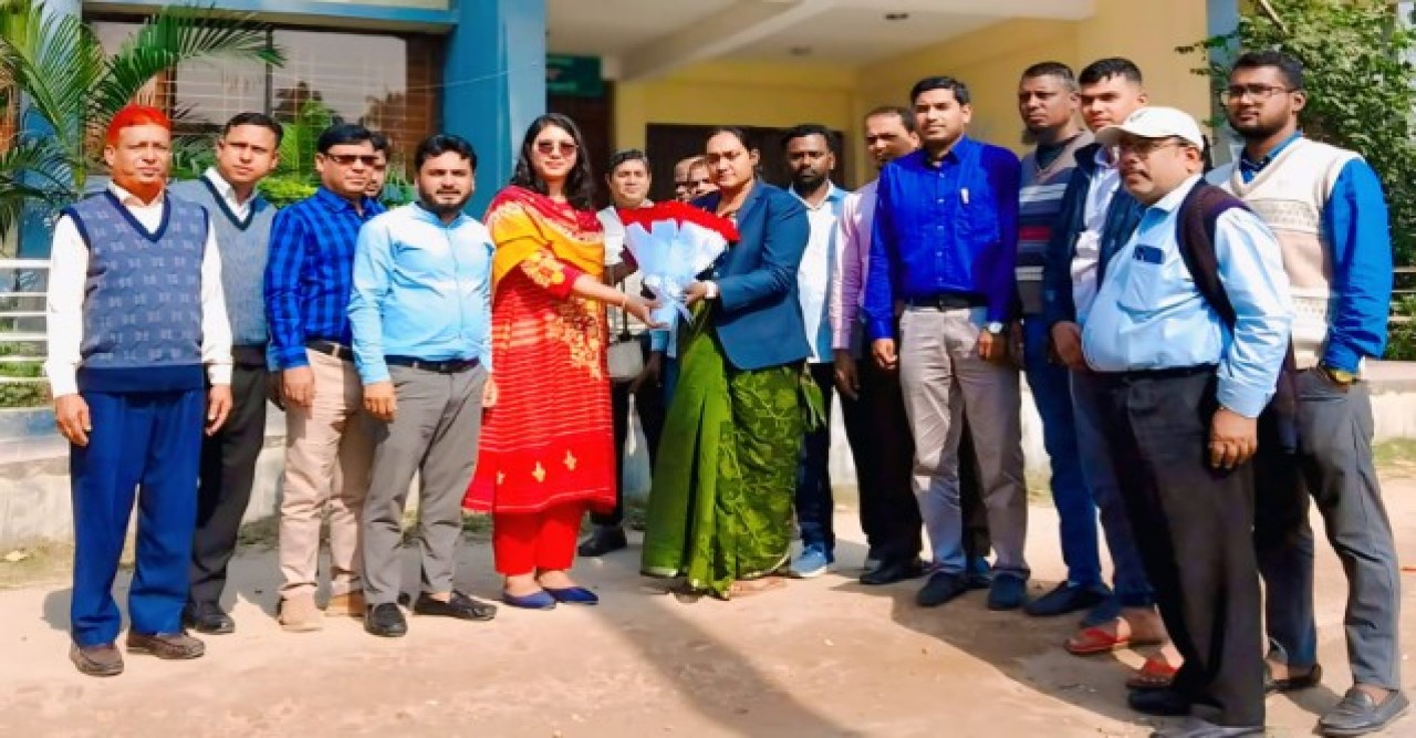 মোহনপুরে ইউএনও ফাহিমা বিনতে আখতারের যোগদান