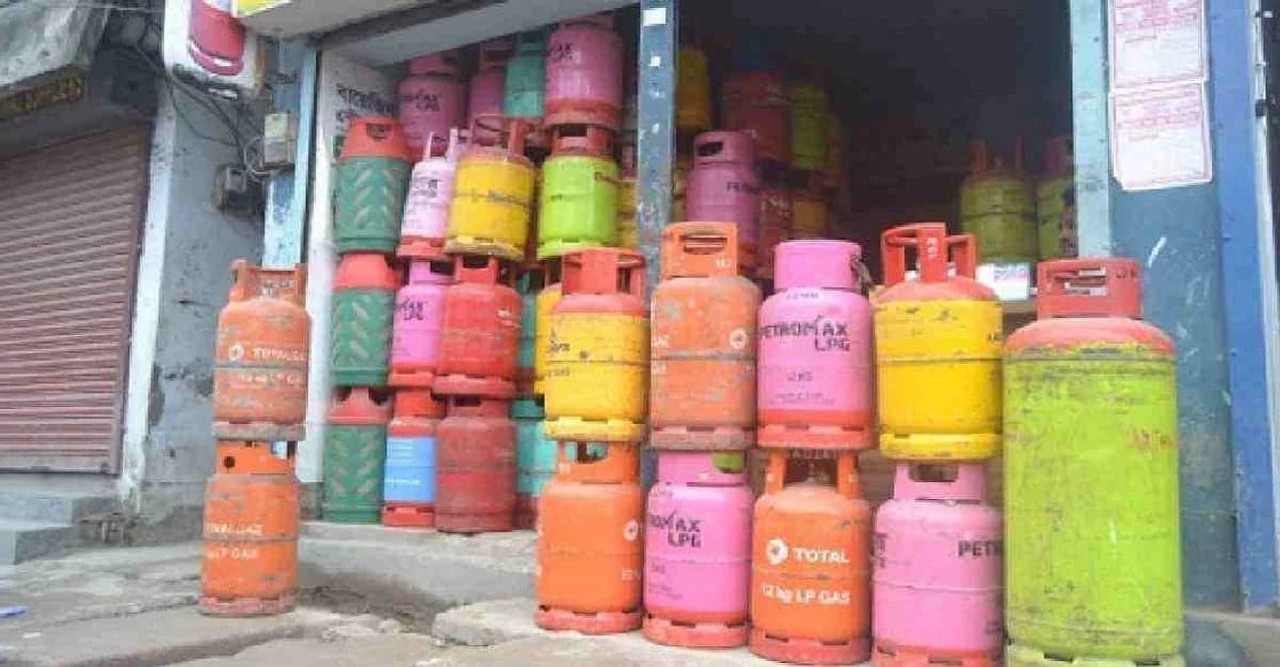 রাজশাহীতে গ্যাস সিন্ডিকেটের দৌরাত্ম্য: জিম্মি সাধারণ মানুষ