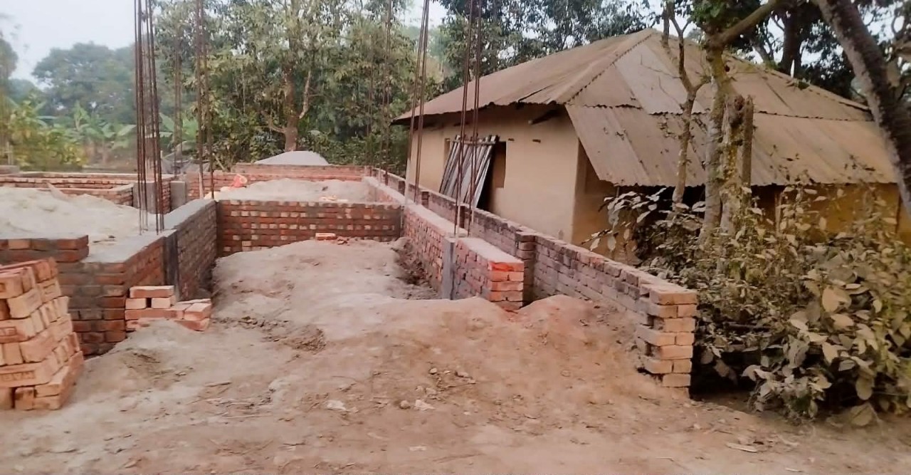 মাটি কাটার সময় বিস্ফোরণ: শার্শায় দুই শ্রমিক গুরুতর আহত