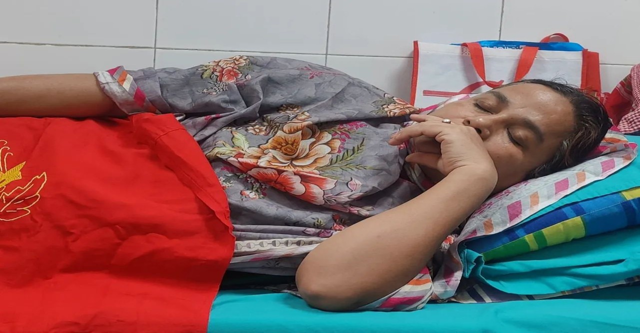 রাজধানীতে সাংবাদিক মামুনের সহধর্মিণীর অস্ত্রোপচার সম্পন্ন, দেশবাসীর দোয়া প্রার্থনা