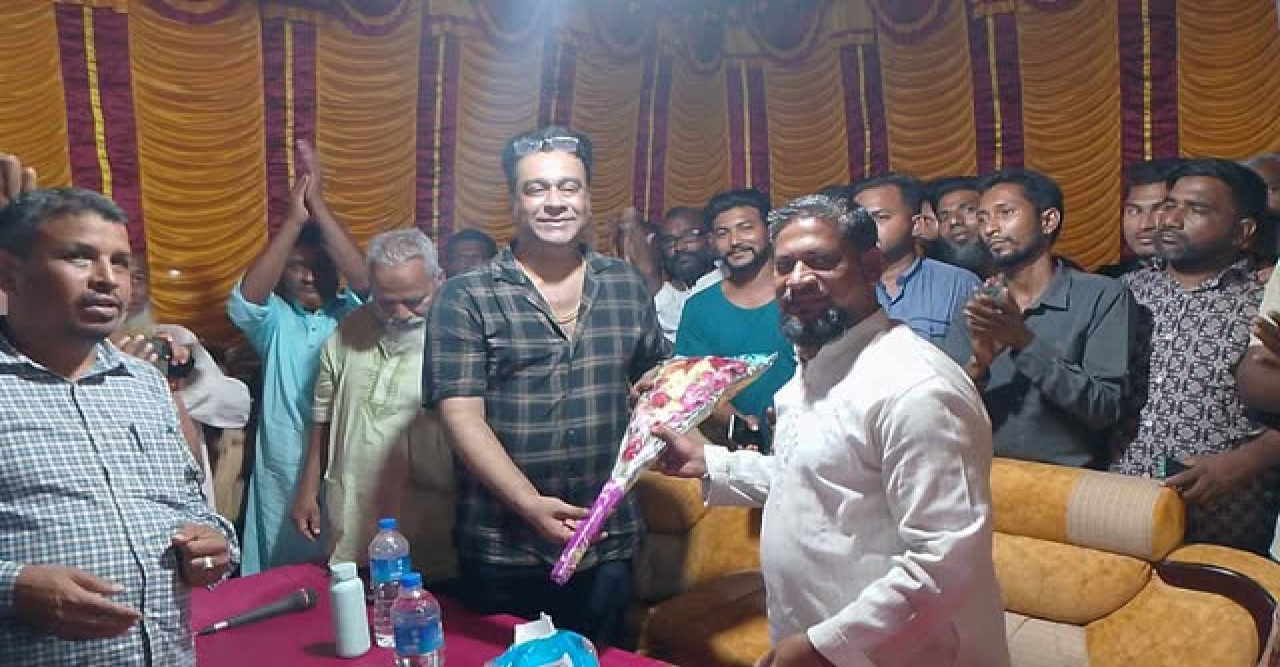 বাগেরহাটের খানপুরে নামযজ্ঞ অনুষ্ঠানে বিএনপি নেতা শামীম এর পরিদর্শন