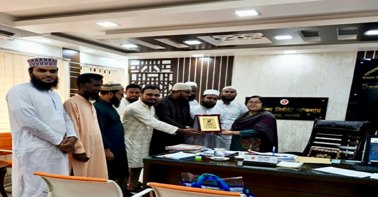 মোহনপুরে ইউএনও আয়শা সিদ্দিকা’কে বিদায় সংবর্ধনা