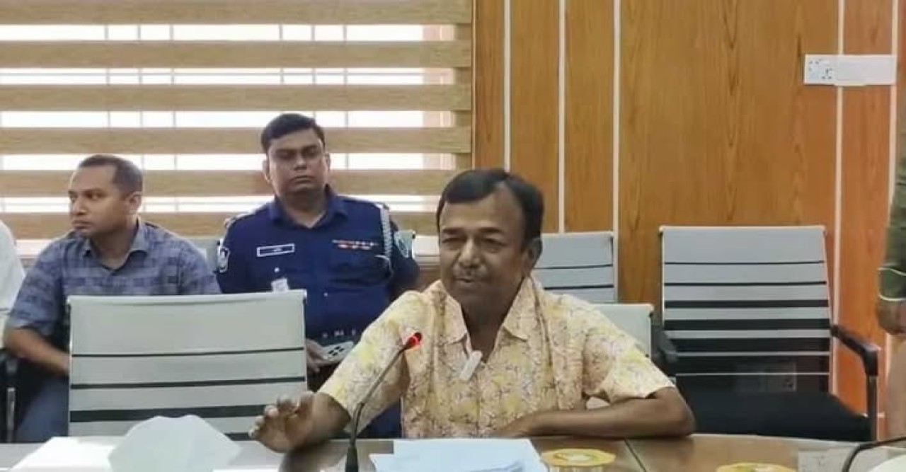 স্ট্যাম্প জালিয়াতি করে নিরীহ মানুষকে ফাঁসানোয় অভিযোগ :ক্ষোভ রাজশাহী প্রেসক্লাব সভাপতির