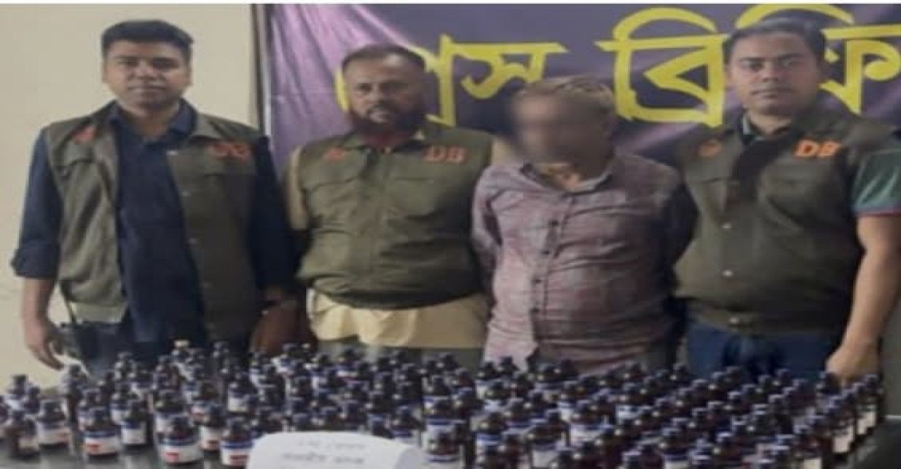 যশোরের শার্শায় উইন কোরেক্সসহ মাদক ব্যবসায়ী গ্রেফতার