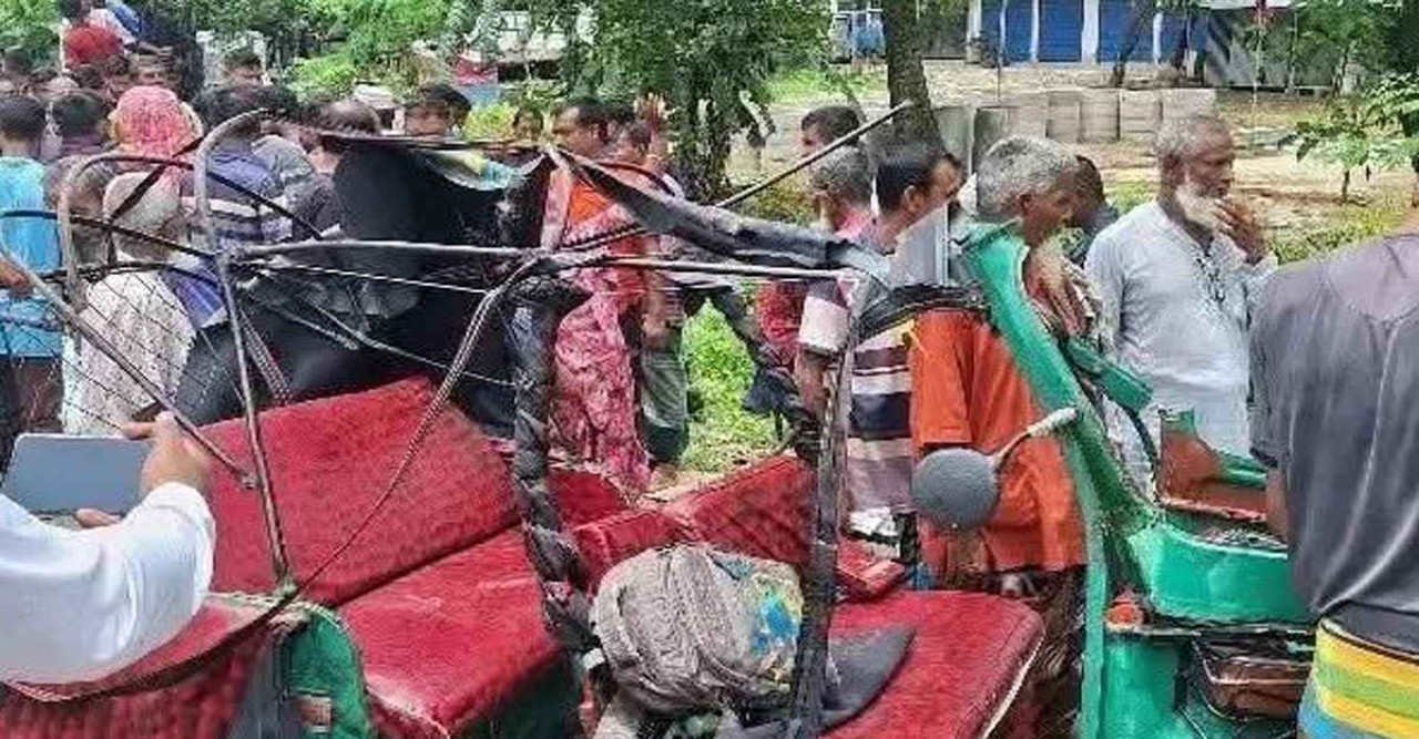 বগুড়ায় কাভার্ডভ্যান-সিএনজি সংঘর্ষে নিহত ২