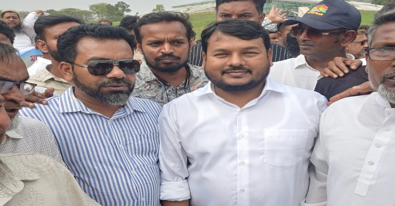 রাজশাহী সিটি কর্পোরেশনের নতুন প্রশাসক রিটনকে শুভেচ্ছা জানিয়েছেন যুবদল নেতা সোহেল