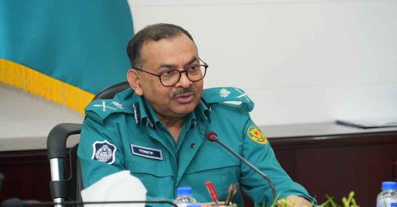 সাংবাদিকদের অসহযোগিতার জন্য ডিএমপি কমিশনারের দুঃখ প্রকাশ