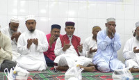 কুষ্টিয়ার শিল্পপতি আলাউদ্দিন আহমেদ প্রায় পাঁচ হাজার রোজাদারকে ইফতার করালেন