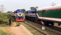 বৃদ্ধকান্ডে হঠাৎ স্তব্ধ আড়ানী রেল স্টেশন