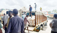 পেট্রাপোলে বেনাপোলের এক আমদানিকারকের ১৫ কোটি টাকার পণ্য আটক
