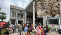 ঈদ উপলক্ষ্যে বাউফলে ৪৬২৫ দুস্থ পরিবারের হাতে ১০ কেজি করে চাল